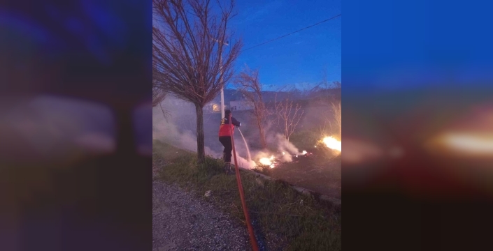 Van’da sazlık yangını