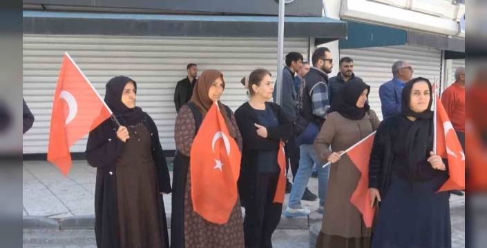 Vanlı annelerin evlat nöbeti devam ediyor