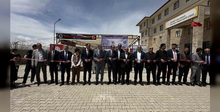 Yüksekova’da TÜBİTAK şenliği: Bilim ve yöresel lezzetler bu fuarda buluştu