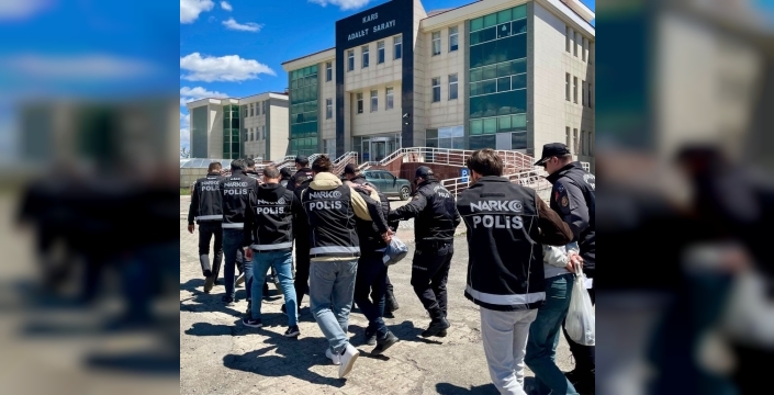 Zehir tacirlerine şafak operasyonu: Kars’ta 114 gram metamfetamin ele geçirildi, 2 tutuklama